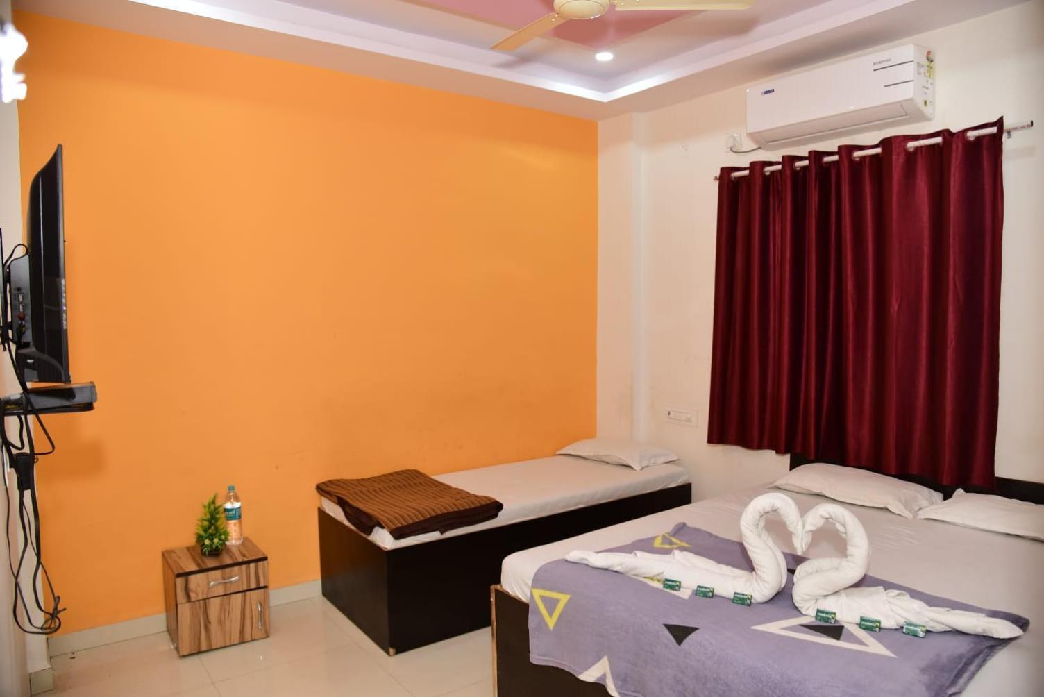 שירדי Hotel Sai Santosh מראה חיצוני תמונה